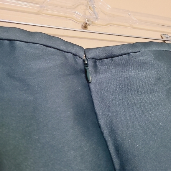 Lord & Taylor | Women's Dark Green Silk Blend Circle or Skater Skirt (Size 14) - Picture 11 of 12